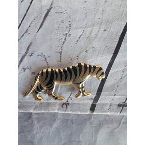 Vintage Tiger Brooch Pin Black Gold Tone wooden Or Enamel